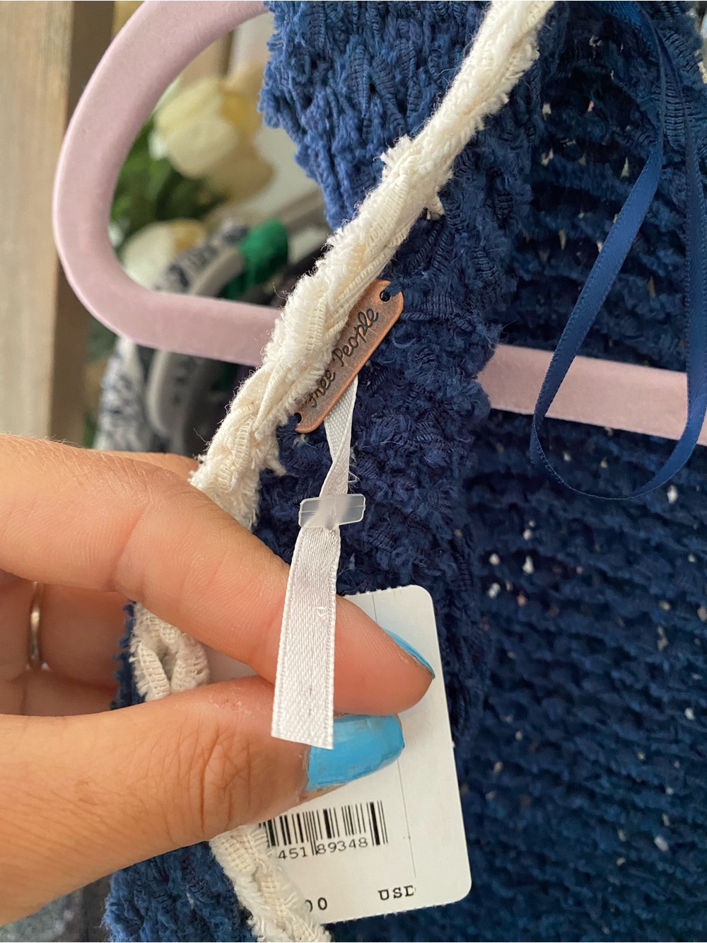 FREE PEOPLE Navy Blue Knit Cut Out Tank with Ivory Trim! 🐚 - Picture 10 of 12